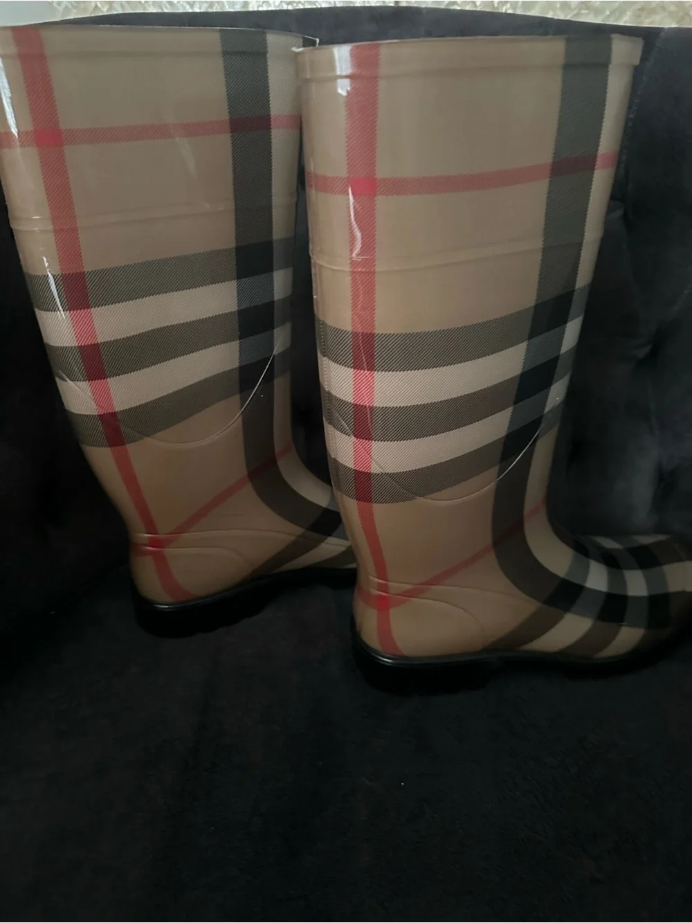 Burberry glossy rain